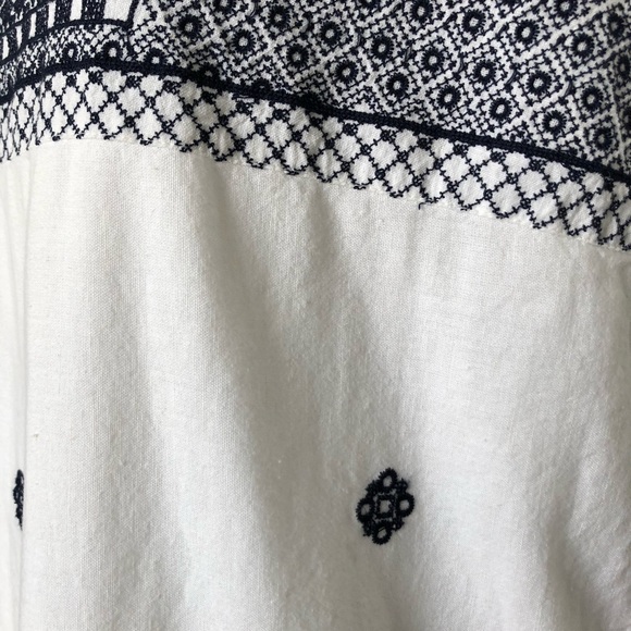 BeachLunchLounge Embroidered Lliya Dress 12 - Picture 3 of 8